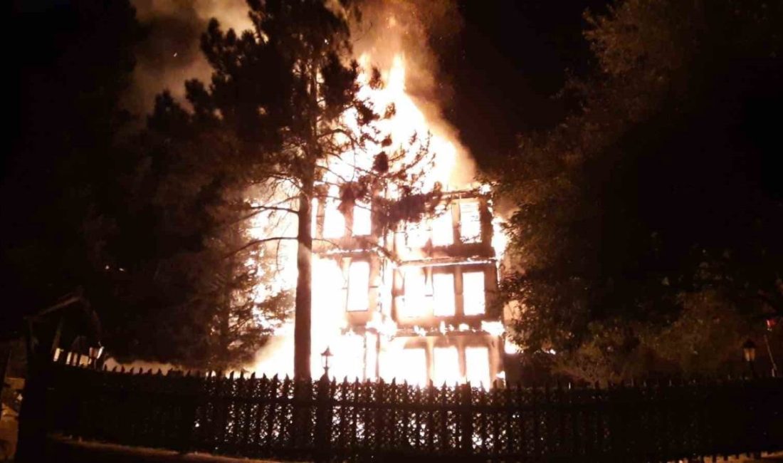 Bolu’nun Mudurnu ilçesinde 1850’li yıllarda inşa edilen Keyvanlar Konağı, sabaha