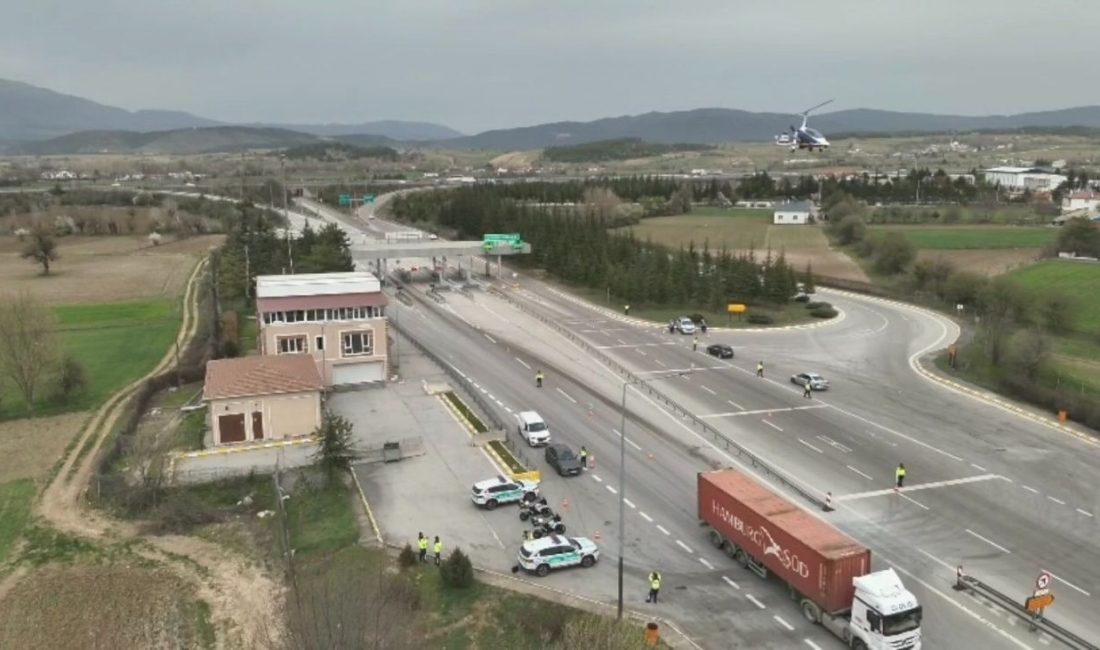 BOLU (İHA) – Bolu İl Jandarma Komutanlığı ekipleri, cayrokopter destekli