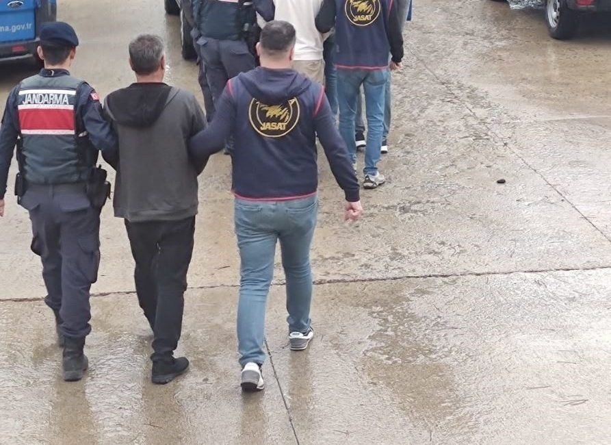 Bolu’da ’çocuğun cinsel istismarı’ ve ’bilişim yoluyla dolandırıcılık’ suçlarından haklarında