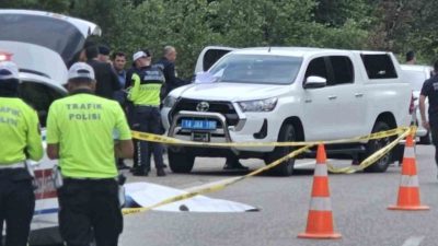 Bolu’nun Mengen ilçesinde motosikletiyle seyir halindeyken kontrolünü kaybeden trafik polisi,