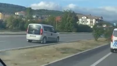 Bolu’nun Mengen ilçesinde hafif ticari aracın kilometrelerce ters şeritte ilerlemesi