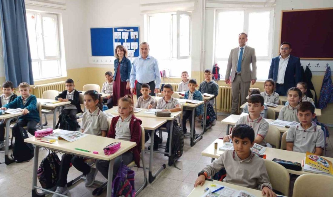 Bozüyük Kaymakamı Adem Öztürk Saffet Şeker İlkokulu’na ziyaret etti Bozüyük Kaymakamı Adem Öztürk, İlçe Milli Eğitim Müdürü Servet Çetinkaya
