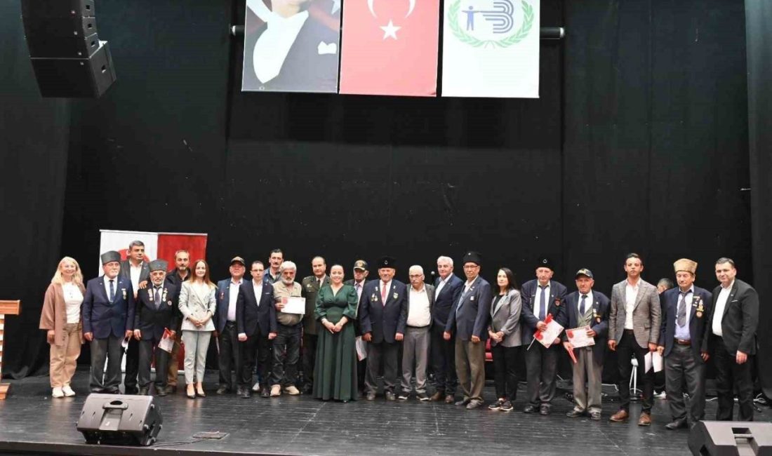 Bozüyük’te Gaziler Günü’ne özel program düzenlendi Bozüyük Şehit Aileleri ve Gaziler Dayanışma Derneği tarafından ‘Gaziler Günü