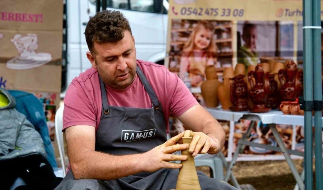 Bilecik’te düzenlenen Kınık Çömlek ve Sanat Festivali’nde Bilecik Şeyh Edebali