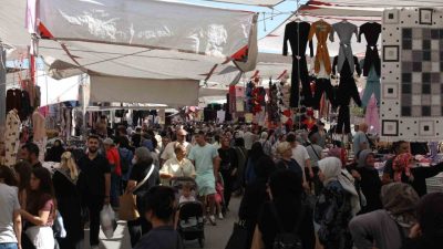 Çarşamba Kumaş Pazarı bugün ilk kez yeni yerinde açıldı. Erenler