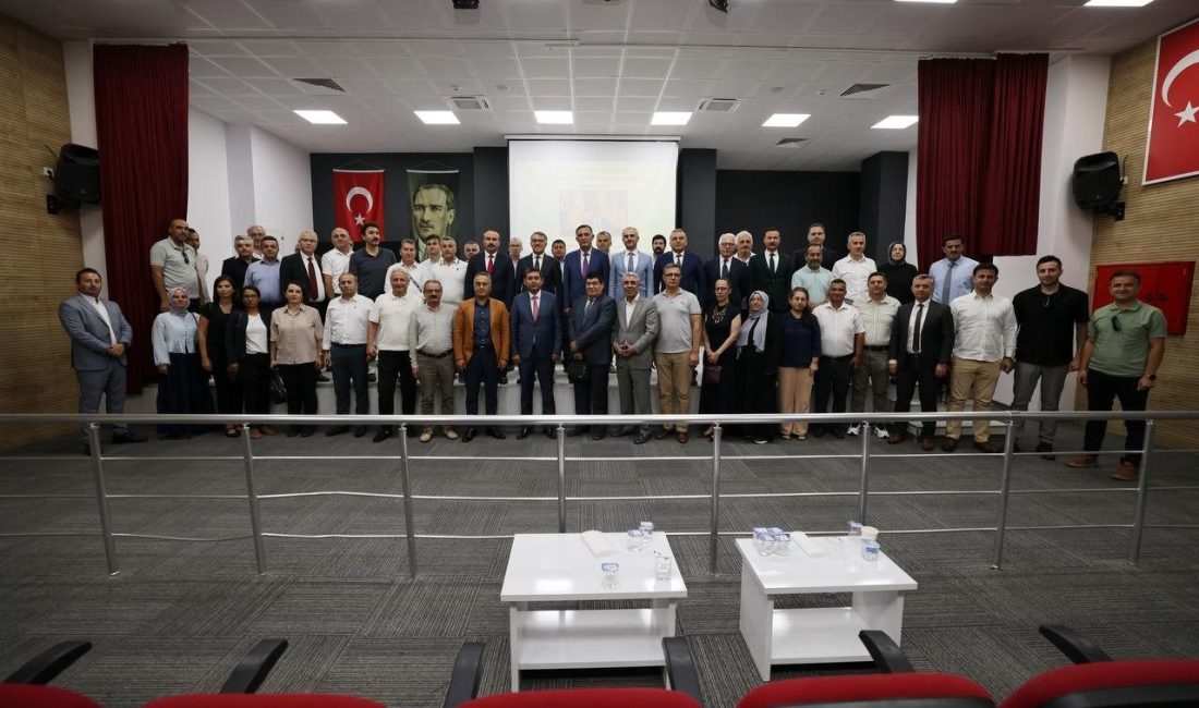 Çayırova’da eğitimin paydaşları bir araya geldi Çayırova’da 2025-2026 eğitim öğretim dönemi öncesinde eğitim paydaşlarının katılımıyla toplantı