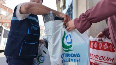 Çayırova Belediyesi, eğitim-öğretim döneminin başlamasıyla birlikte ilçedeki ihtiyaç sahibi öğrencilere