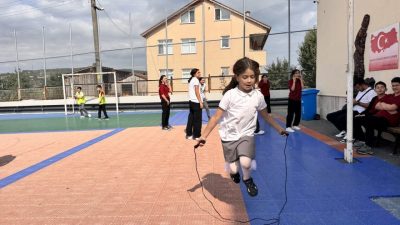 Kocaeli Büyükşehir Belediyesi’nin 178 okulun katılımıyla gerçekleştirdiği “Okullar Arası Atık