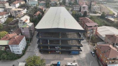 Dilovası’nda mevcut katlı otopark binasının tadilattan geçirilerek modern bir belediye