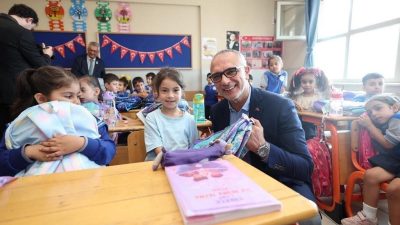 Dilovası Belediyesi, 2025-2026 Eğitim-Öğretim Yılı’nın başlamasıyla ilçedeki birinci sınıf öğrencilerine