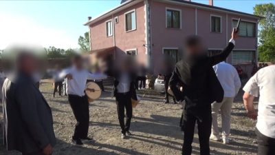 Kastamonu’da düğünde havaya silahla ateş açılması neticesinde 1 kişinin yaralanmasıyla