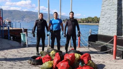Kocaeli’de Dünya Temizlik Günü’nde gönüllüler, sahil ve denizden 172 kilo