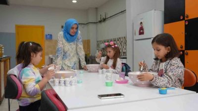 Düzce Belediyesi Çocuk Üniversitesi’nde yeni eğitim-öğretim dönemi başladı. 5-14 yaş