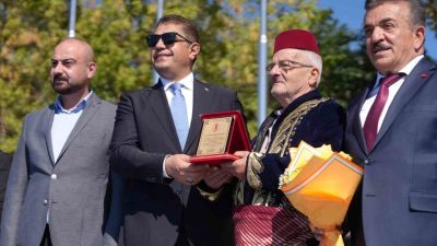 Düzce’de Ahilik Haftası etkinlikleri yürüyüş ve törenle başladı. Kutlama renkli