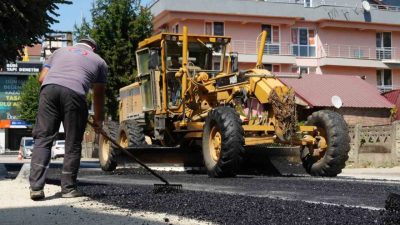 DÜZCE (İHA) – Düzce Belediyesi Fen İşleri Müdürlüğü ekipleri, yaya