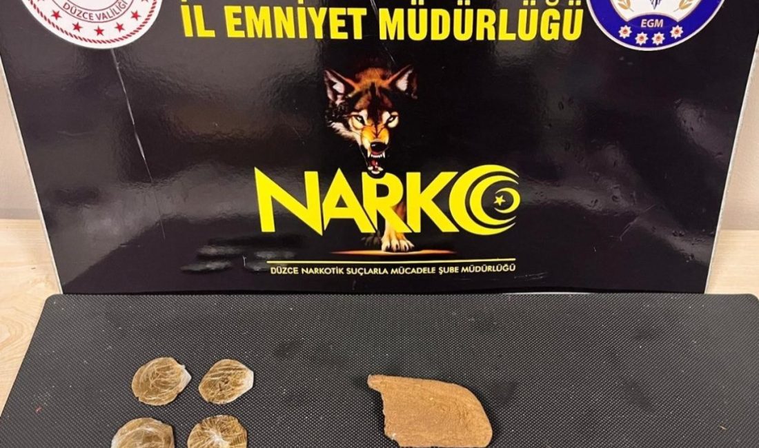 Düzce’de uyuşturucu operasyonu: 2 kişi tutuklandı Düzce Cumhuriyet Başsavcılığı koordinesinde Narkotik Suçlarla Mücadele Şube Müdürlüğü ekiplerince