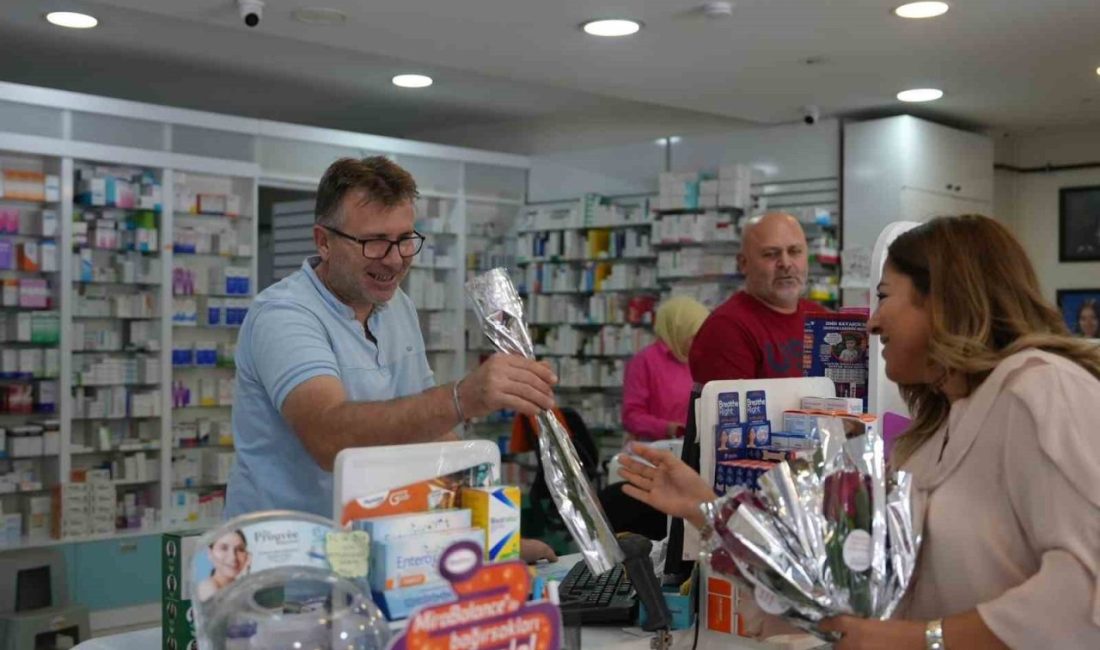 DÜZCE (İHA) – Düzce Belediyesi ekipleri Dünya Eczacılar Günü çerçevesinde