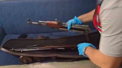 Sakarya’nın Geyve ilçesinde jandarma ekiplerince bir eve düzenlenen operasyonda uzun