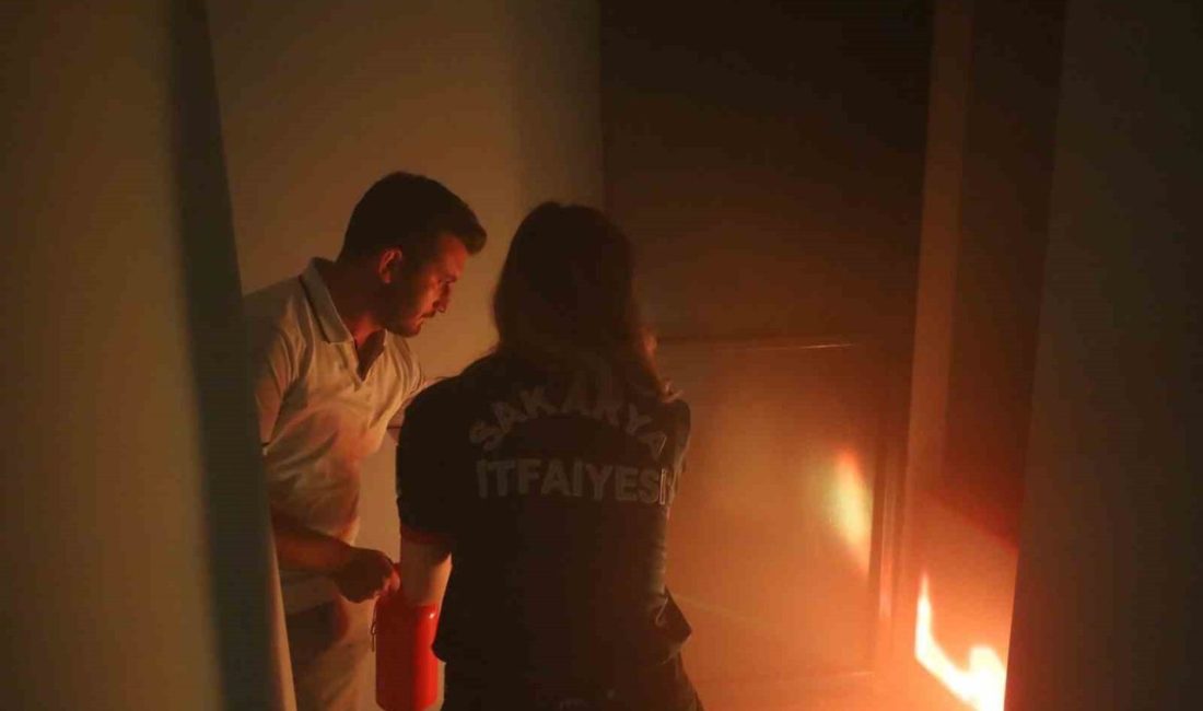 Felaket anında yapılması gerekenleri simülasyonla öğrendiler Sakarya Büyükşehir Belediyesi tarafından Sakarya İpekyolu Kültür ve Dayanışma Derneği