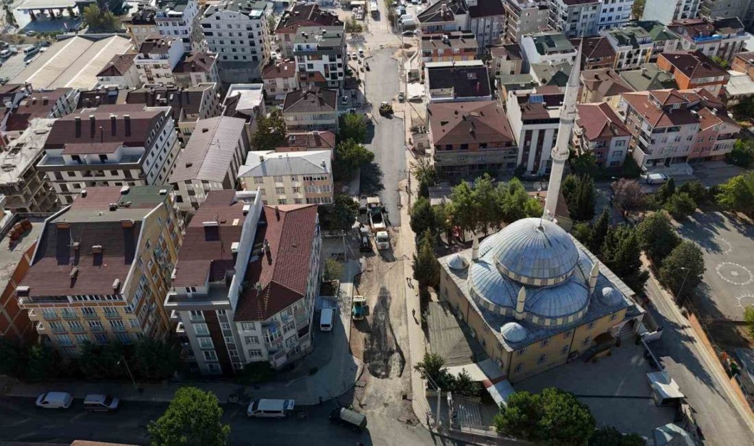 Gebze’de asfalt çalışmaları devam ediyor Gebze’de kent genelinde sürdürdüğü asfaltlama çalışmalarına aralıksız devam ediyor. Gebze