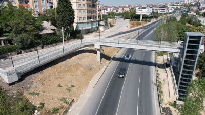 Gebze Eskihisar Feribot Yolu üzerindeki yaya üst geçidinde bulunan asansör,