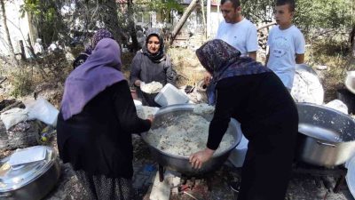 Bolu’nun Mudurnu ilçesine bağlı Göllüören köyünde geleneksel Hacet Bayramı, köylülerin