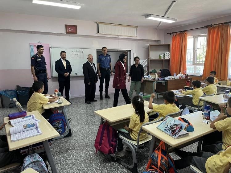 Gölpazarı Kaymakamı Kılıç öğrencilerle buluştu Bilecik’in Gölpazarı ilçesinde İlköğretim Haftası dolayısıyla düzenlenen programda Kaymakam Feyza