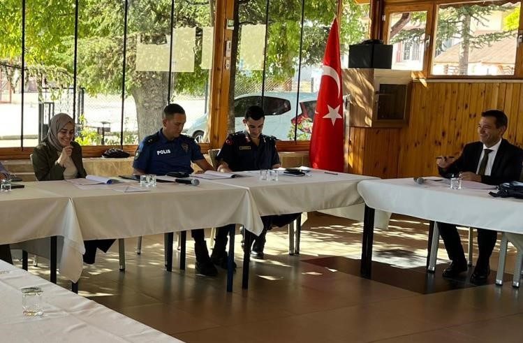 Gölpazarı’nda eğitim güvenliği toplantısı gerçekleştirildi Bilecik’in Gölpazarı ilçesinde, yeni eğitim-öğretim yılı öncesi okul güvenliği toplantısı
