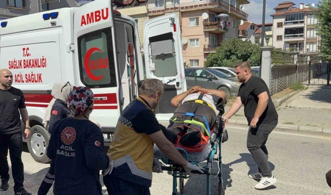 Düzce’de hafif ticari araç ile motosikletin çarpışması sonucu meydana gelen