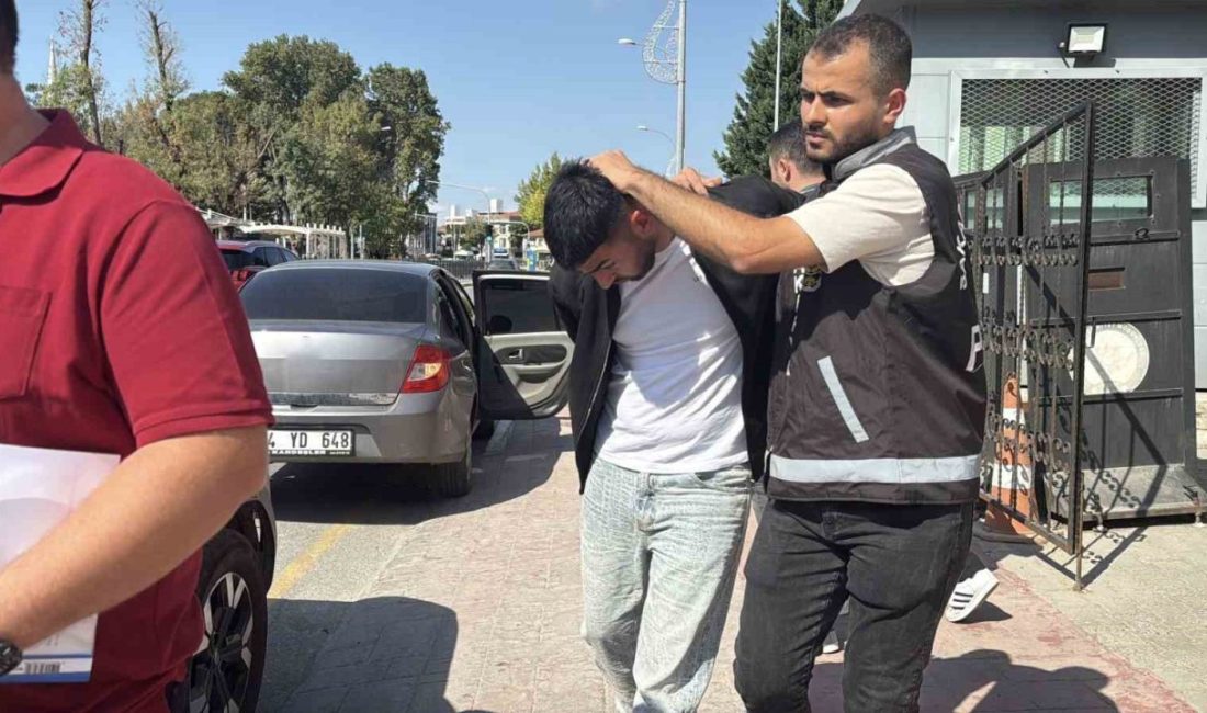 Sakarya’nın Serdivan ilçesinde aralarında husumet bulunan 3 kişi arasında çıkan