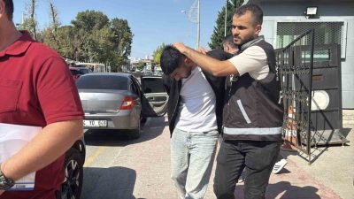 Sakarya’nın Serdivan ilçesinde aralarında husumet bulunan 3 kişi arasında çıkan