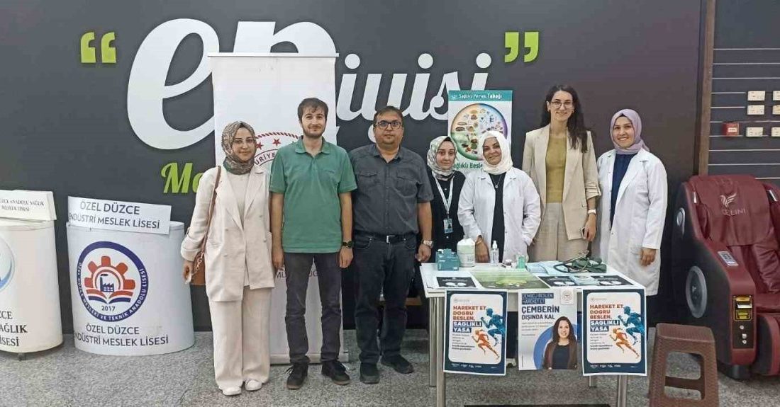 kilo ölçümü yapılarak vatandaşlara sağlıklı beslenme uyarısı yaptı. Düzce’de Dünya