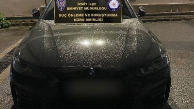 Kocaeli’nin İzmit ilçesinde drift yaparak trafiği tehlikeye düşürdüğü tespit edilen