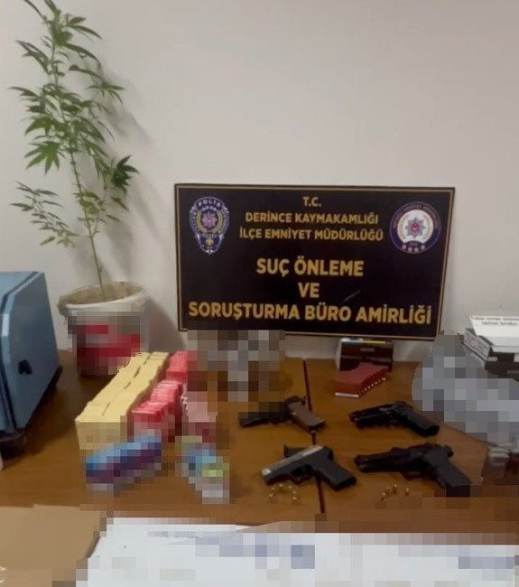 Kocaeli Emniyet Müdürlüğü ekipleri, Derince’de 8 farklı adrese operasyon düzenledi.