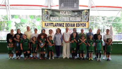 Kocaeli’de kadın futboluna destek amacıyla düzenlenen organizasyon renkli anlara sahne