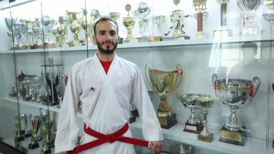 Kocaeli Büyükşehir Belediyesi Kağıtspor’da forma giyen karateci Enes Bulut, başarı