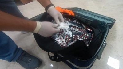 Kastamonu’da polis ekiplerince 5 bin 326 adet sentetik ecza hapı