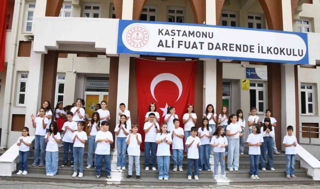 Kastamonu’da ilk ders zili çaldı Kastamonu’da 2025-2026 eğitim öğretim yılının ilk ders zili düzenlenen törenle