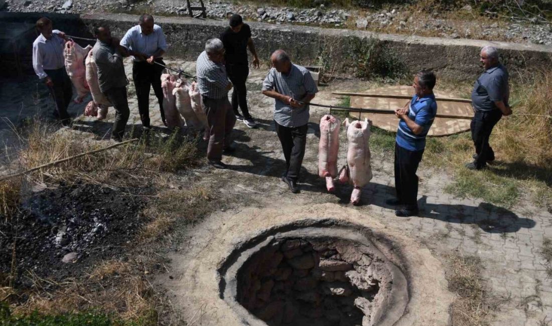 Kastamonu’nun merkez ilçesi Akkaya köyünde her cuma günü bir araya
