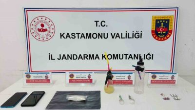 Kastamonu’da jandarma ekipleri tarafından düzenlenen operasyonda, il dışından uyuşturucu madde