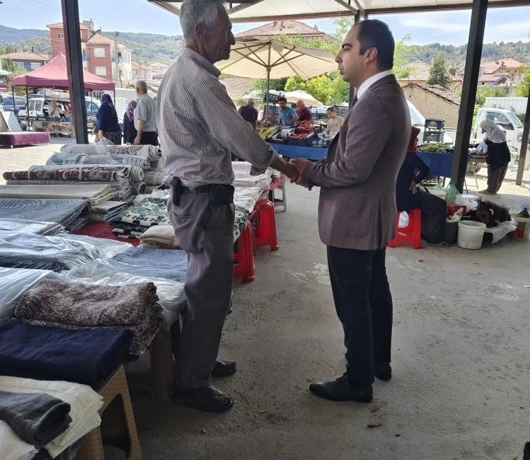 Bilecik’in Yenipazar ilçesinde Kaymakam Mehmet Salih Uçar, ilçe merkezinde kurulan