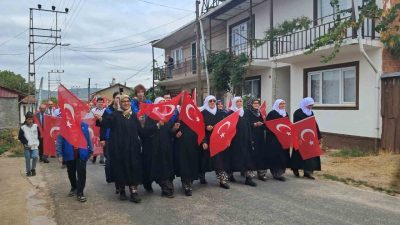 Bilecik’in Pazaryeri ilçesinde 7 yıl aradan sonra yeniden düzenlenen Kınık