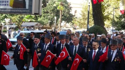 Kocaeli’de 19 Eylül Gaziler Günü, düzenlenen yürüyüş ve çelenk sunma