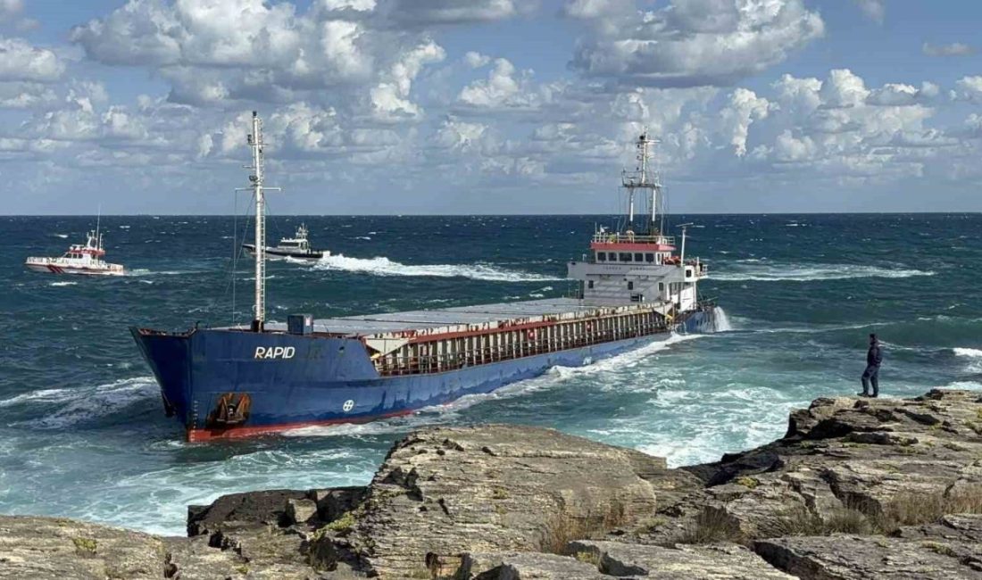 Kocaeli’nin Kandıra ilçesinde Pembe Kayalıklar mevkiinde sabah saatlerinde kargo gemisi