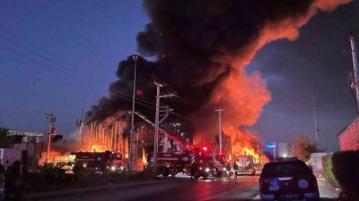 Kocaeli’nin Başiskele ilçesinde bir lojistik firmasına ait depoda yangın çıktı.