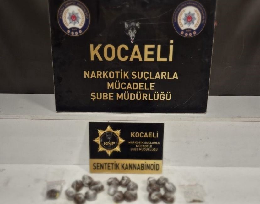 Kocaeli Emniyet Müdürlüğü ekiplerince İzmit ve Gebze ilçelerinde düzenlenen uyuşturucu