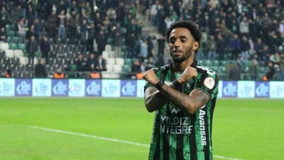 Kocaelispor, Ryan Mendes ile karşılıklı anlaşarak yollarını ayırdığını açıkladı. Trendyol