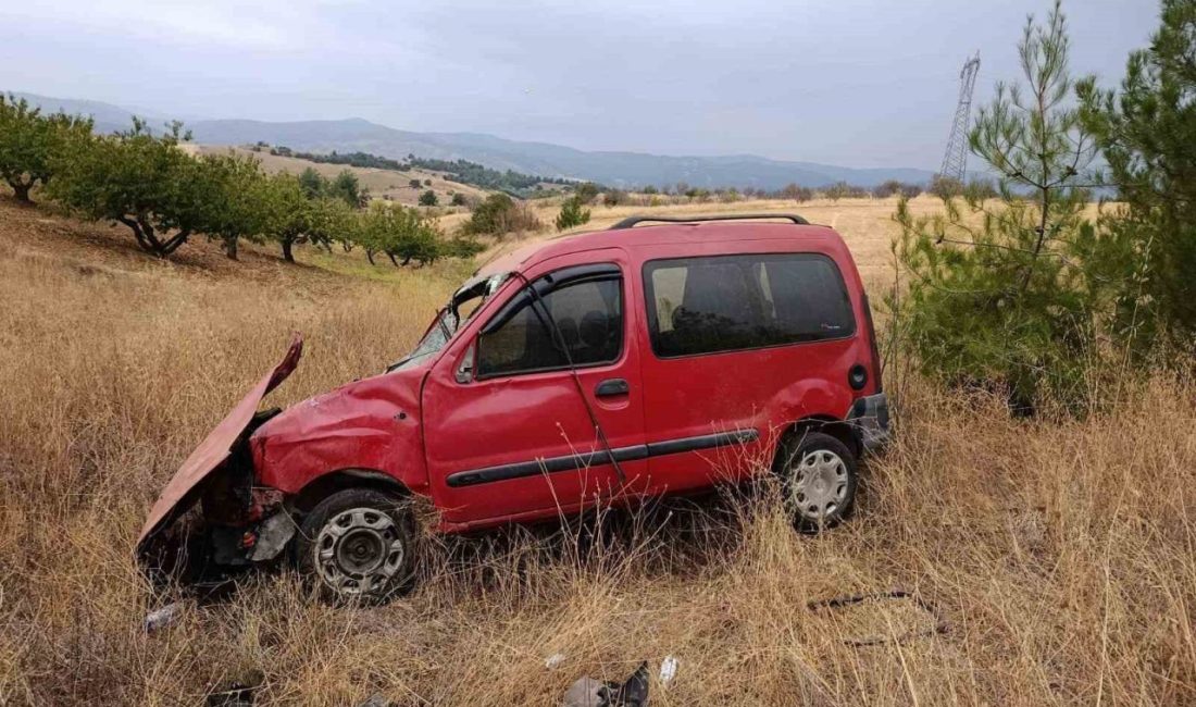 Bilecik’te seyir halinde kontrolden çıkan hafif ticari araç tarlaya uçarken,
