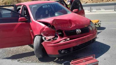 Bilecik’te seyir halinde kontrolden çıkan otomobilin bariyerlere çarpması sonucu meydana