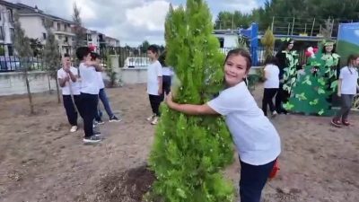Sakarya’da 4. sınıf öğrencisinin yazdığı, müzik öğretmeninin bestelediği ve 8.